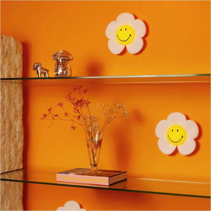 Smiley® Daisy Day Light