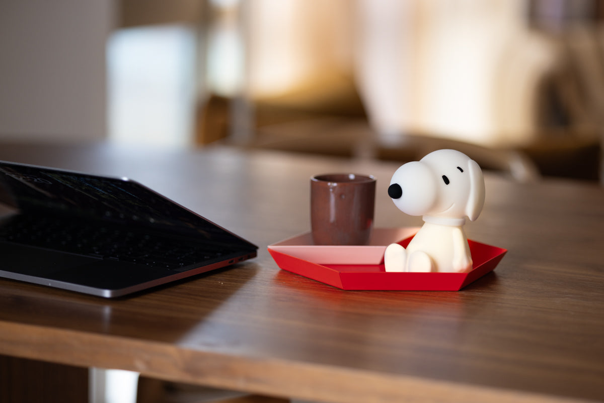 Lifestyle photo of Snoopy Bundle of Light creating a cozy, playful atmosphere